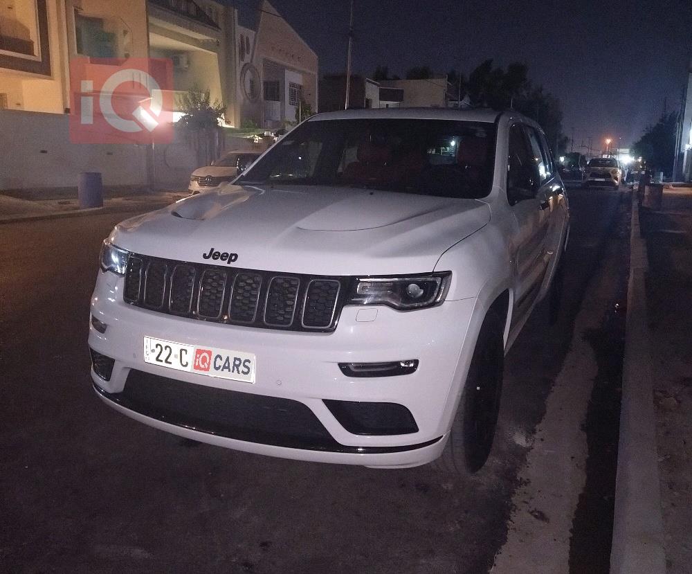 جیپ گراند شیرۆکی